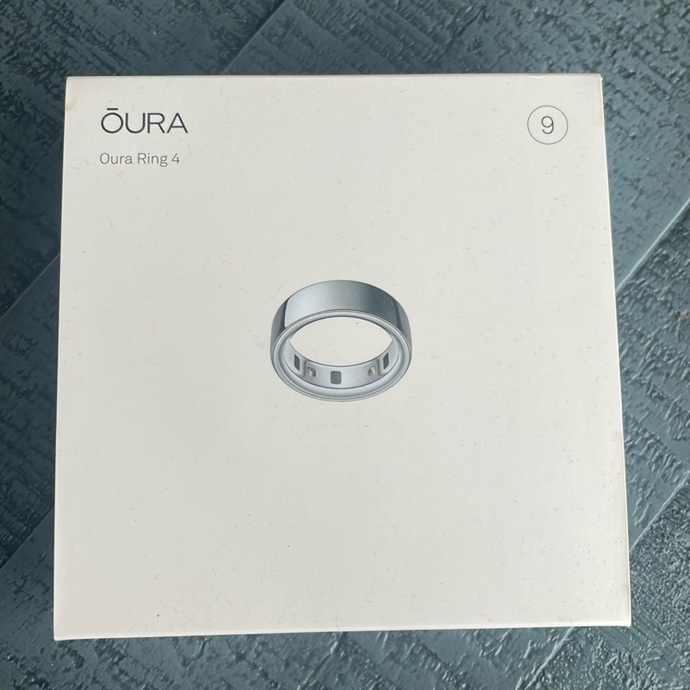 NWT size 9 new gen OURA ring in silver